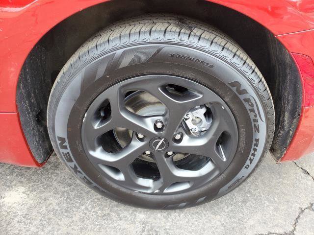 Used 2024 Chrysler Pacifica Premium image 34