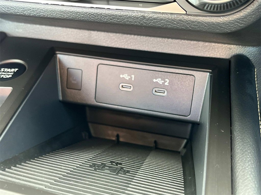 New 2025 Nissan Kicks SV w/ Illumination Package image 28