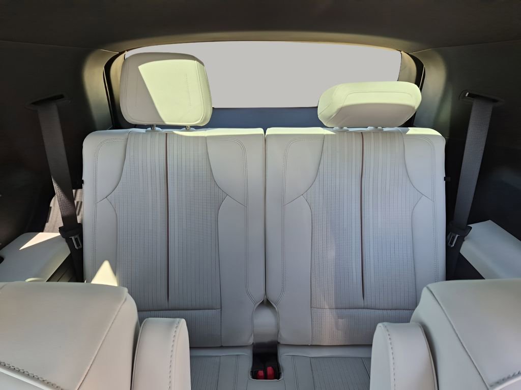 New 2026 Cadillac Vistiq Luxury AWD/4WD image 27