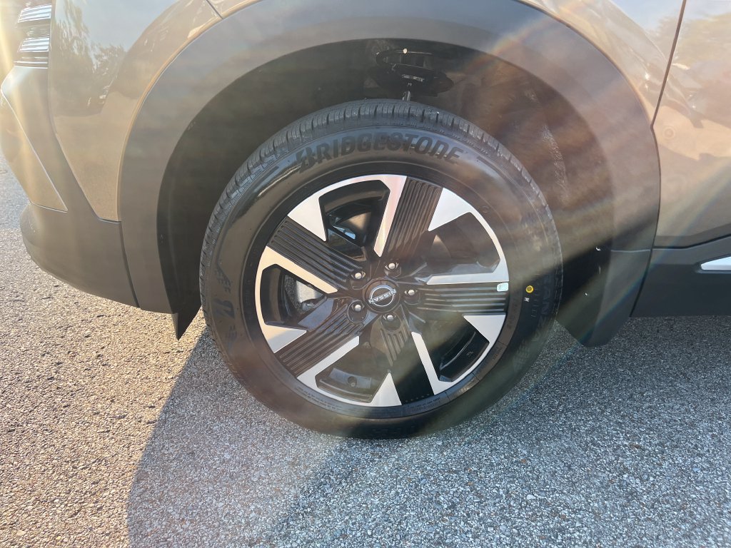 New 2027 Nissan Kicks SV w/ SV Premium Package AWD/4WD image 8