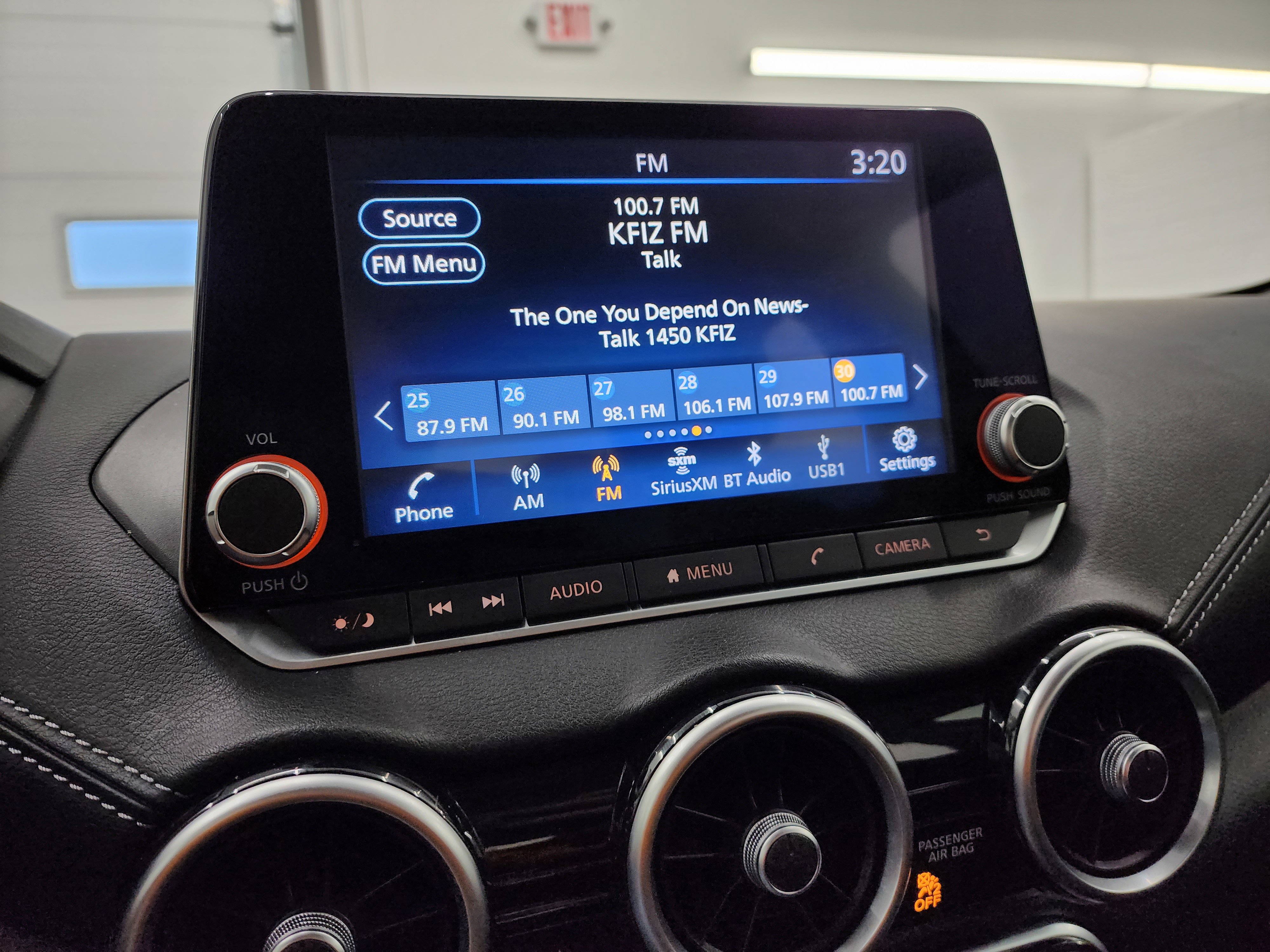 Used 2023 Nissan Sentra SV FWD image 11