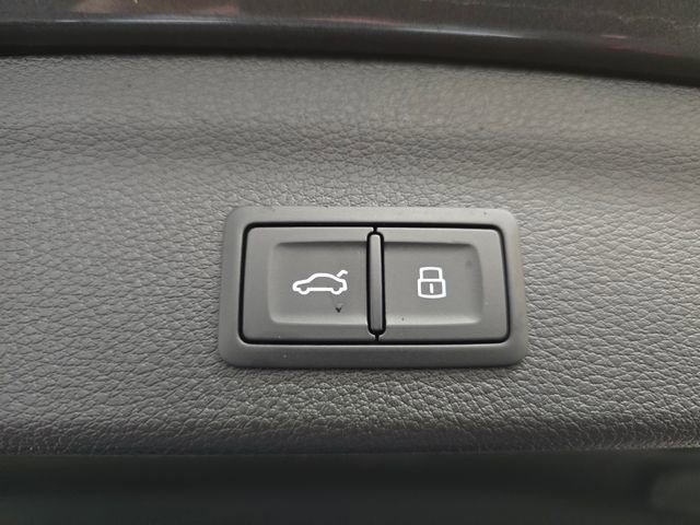 Used 2025 Audi Q3 2.0T Premium Plus w/ Premium Plus Package image 36