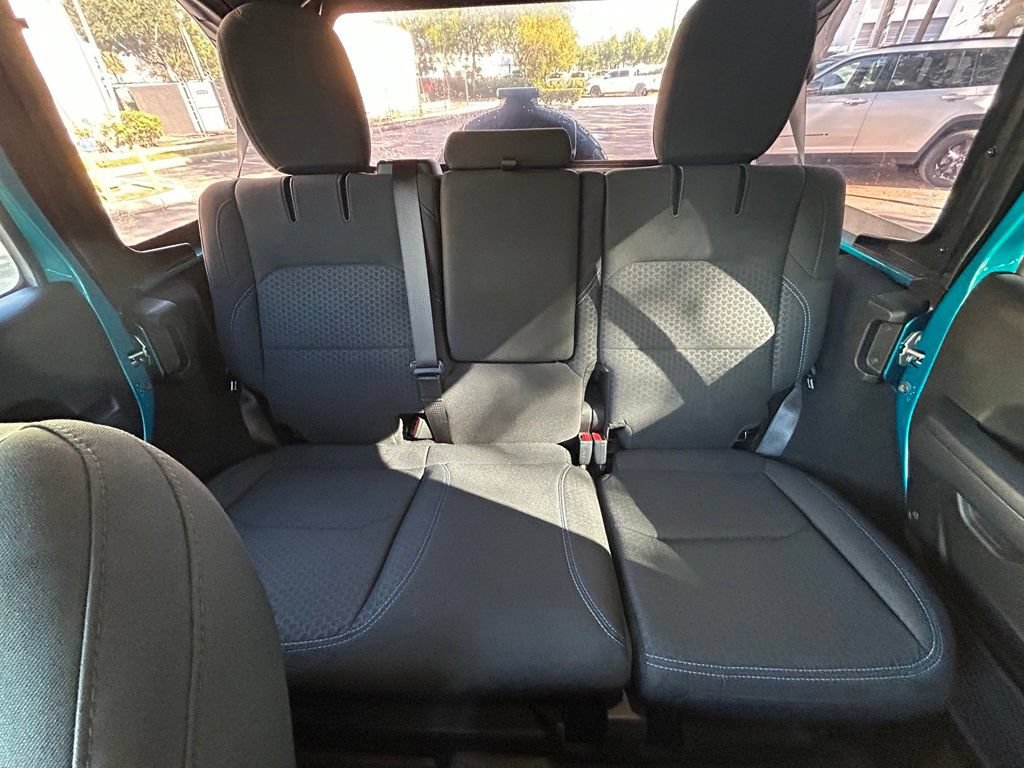 Used 2024 Jeep Wrangler Unlimited Rubicon 4xe AWD/4WD image 13