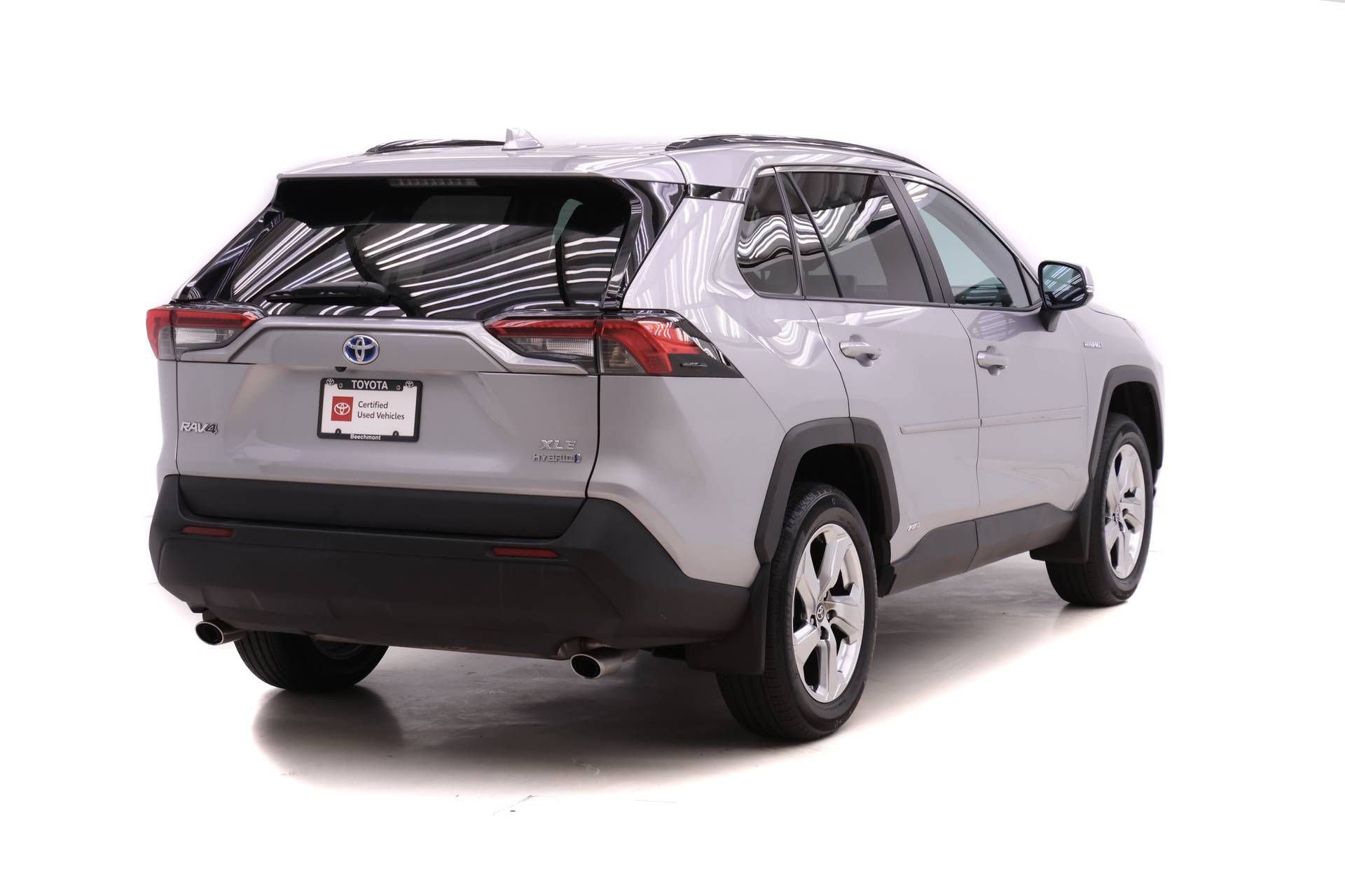 Certified 2021 Toyota RAV4 XLE Premium image 2