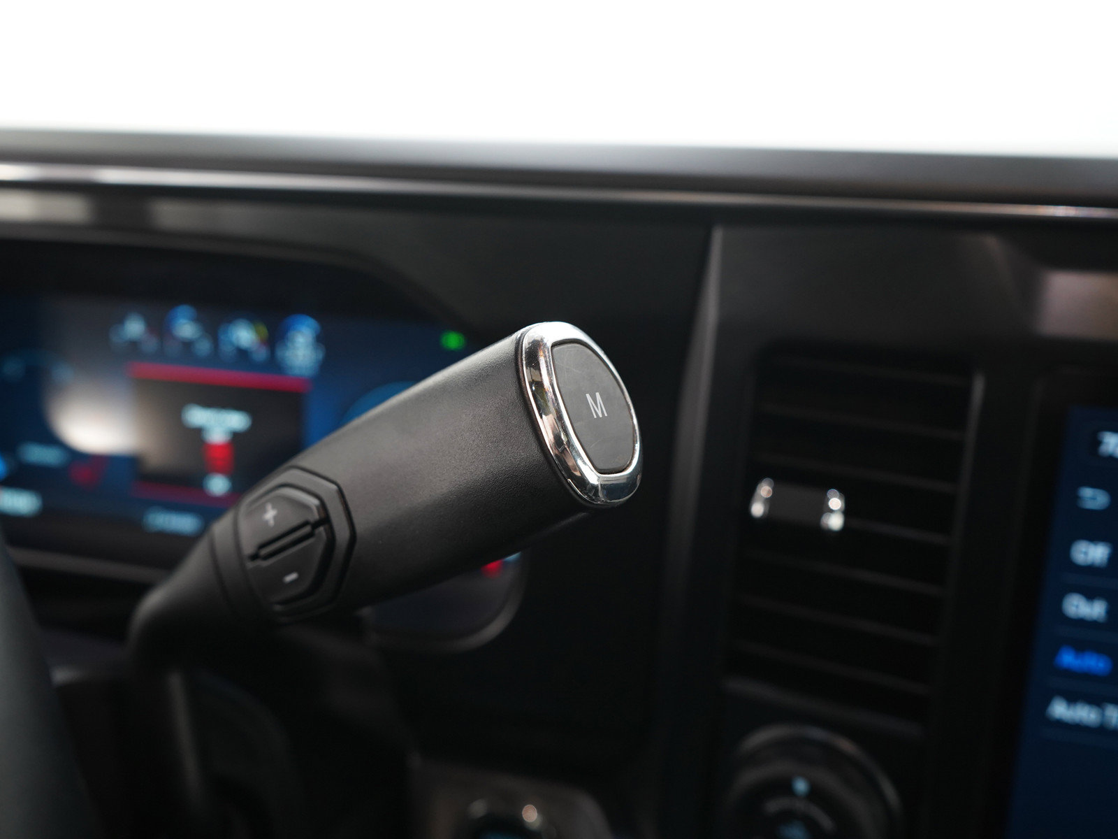 Used 2025 Ford F350 Platinum AWD/4WD image 29