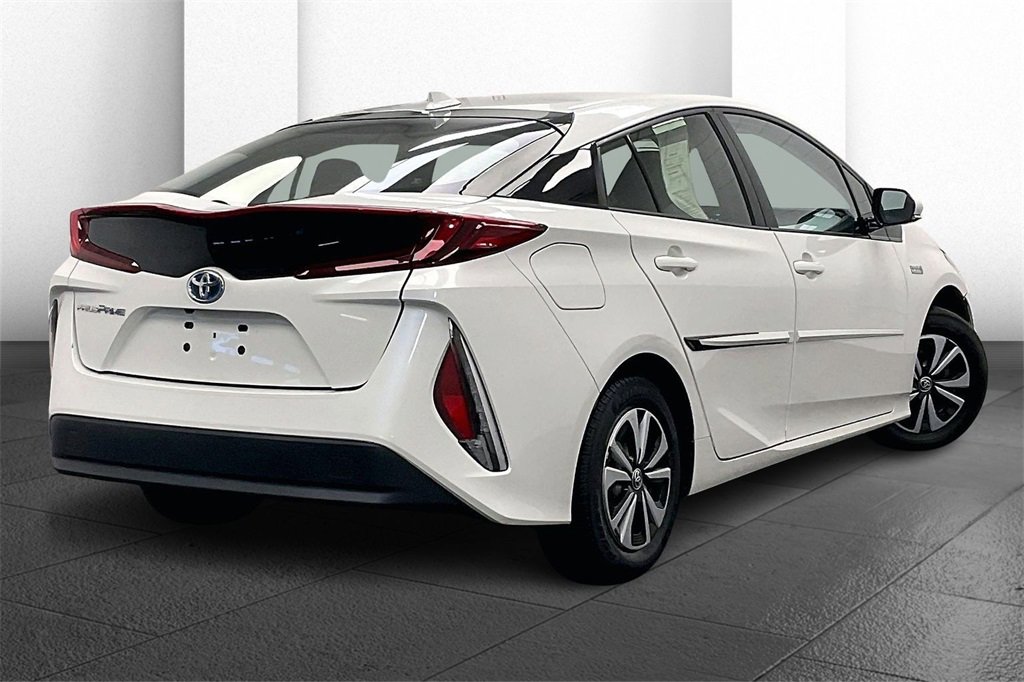 Used 2017 Toyota Prius Prime Plus image 11
