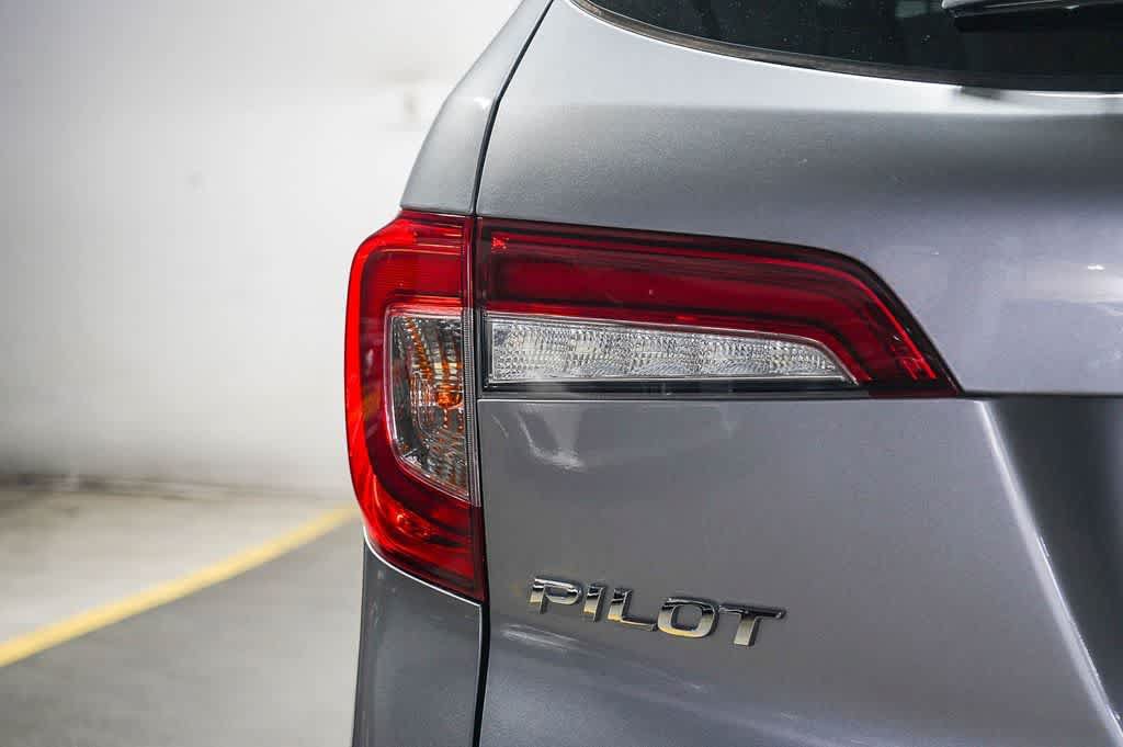 Used 2020 Honda Pilot EX image 11