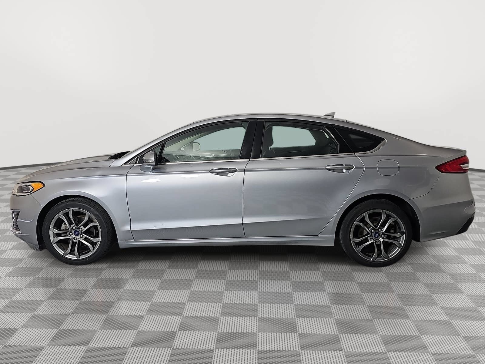 Used 2020 Ford Fusion SEL FWD image 5