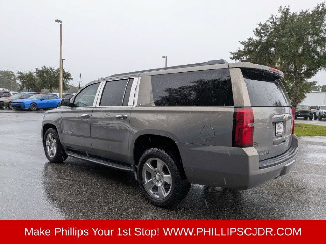Used 2017 Chevrolet Suburban LT w/ Luxury Package RWD image 5