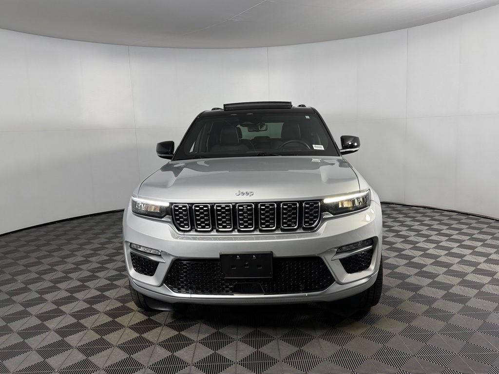 Used 2024 Jeep Grand Cherokee Summit AWD/4WD image 4