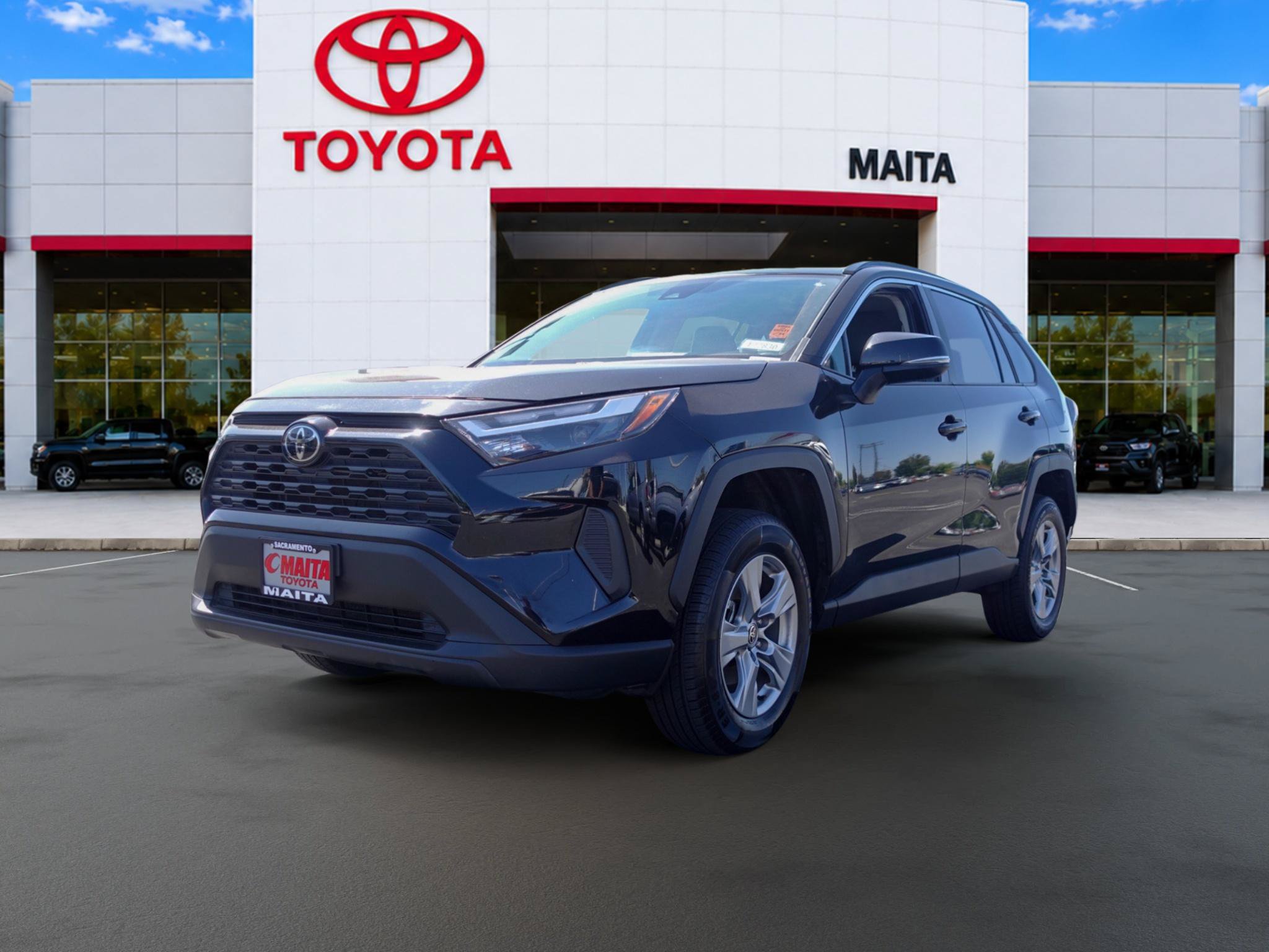 Used 2024 Toyota RAV4 XLE AWD/4WD image 7
