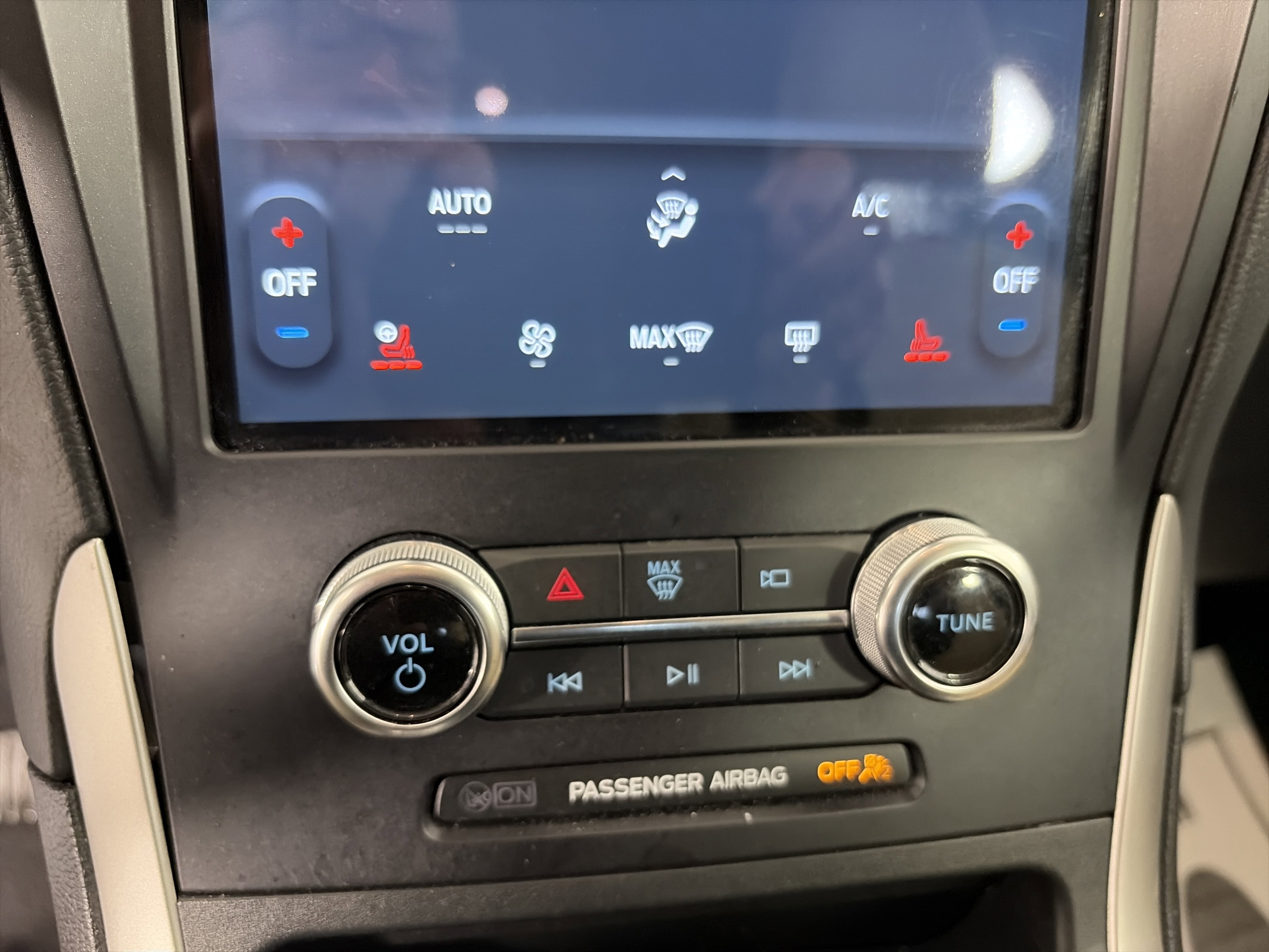 Used 2024 Ford Edge SEL w/ Convenience Package image 21