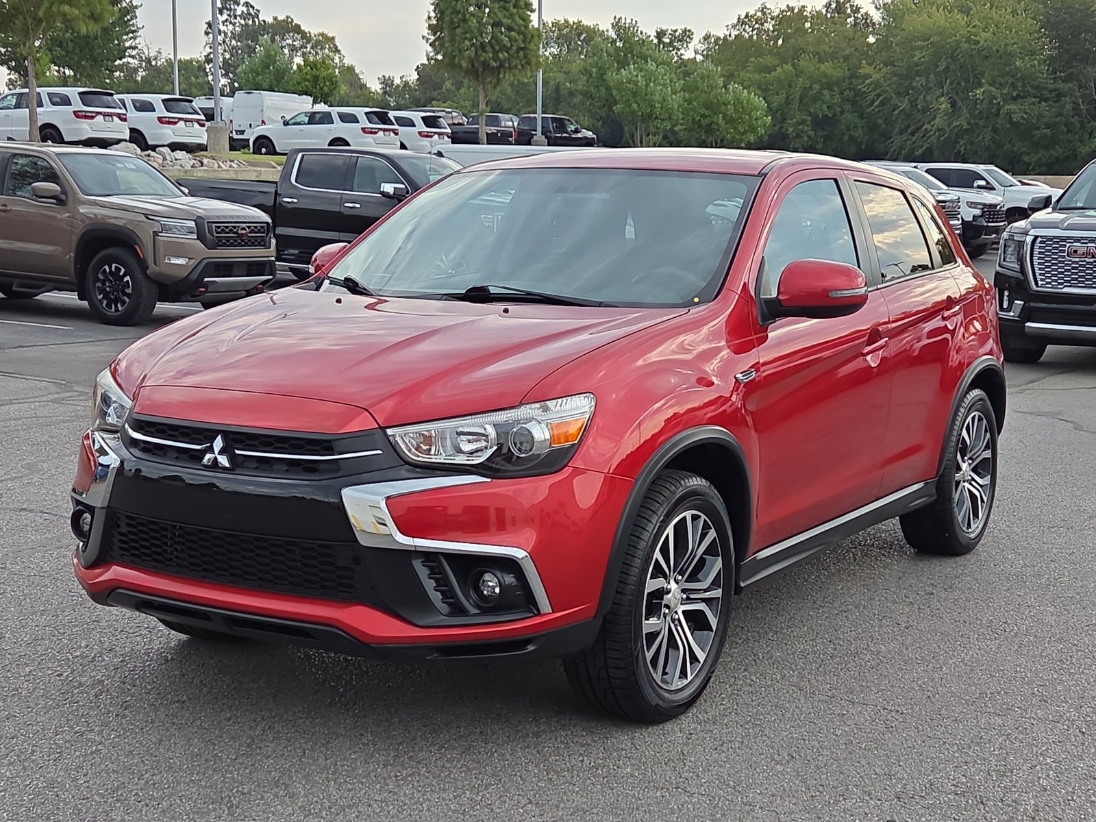 Used 2018 Mitsubishi Outlander Sport ES image 2