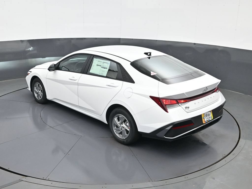 New 2026 Hyundai Elantra SE FWD image 19