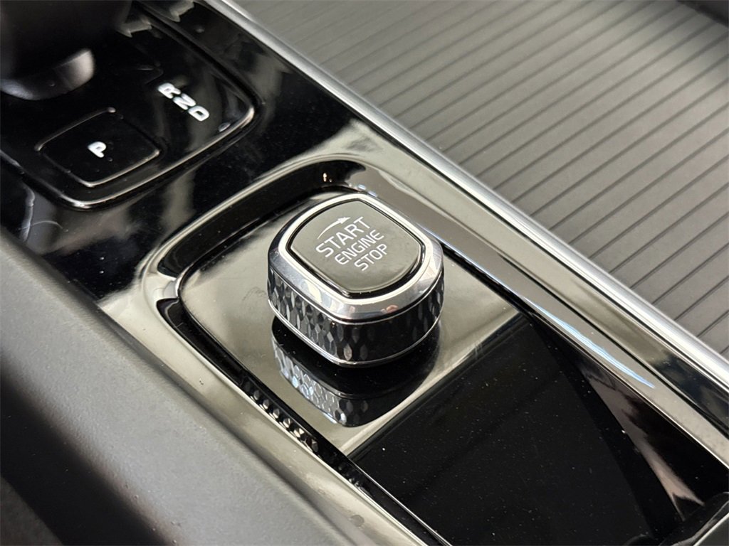 Certified 2023 Volvo XC60 B5 Core w/ Climate Package image 22