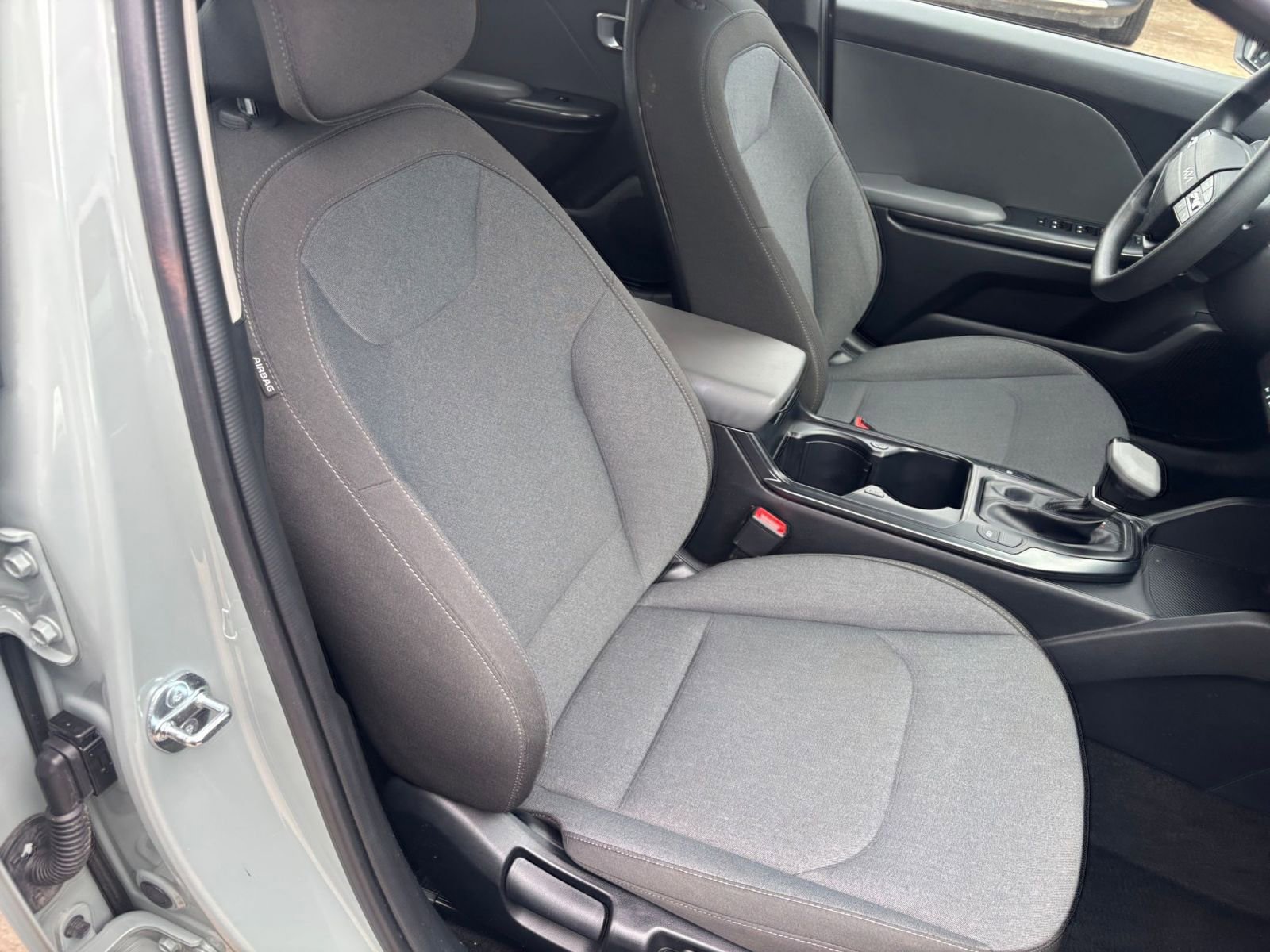 Used 2025 Kia K4 FWD image 31