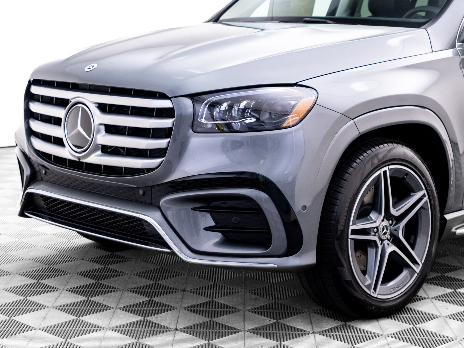 New 2026 Mercedes-Benz GLS 450 4MATIC image 39