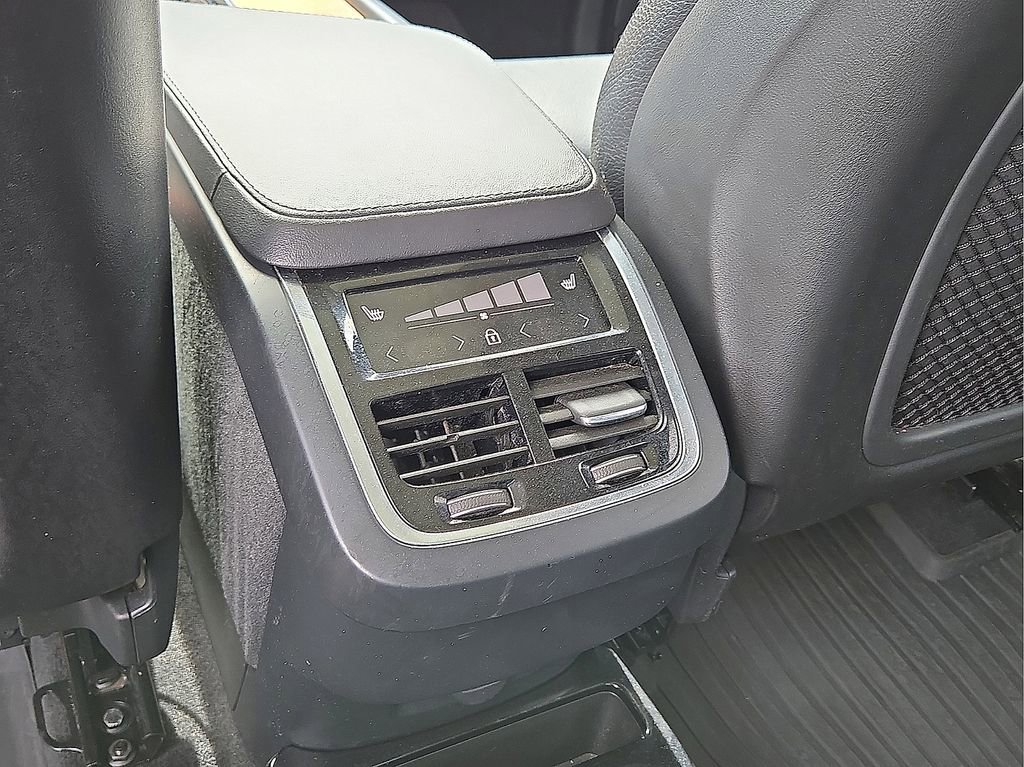 Certified 2023 Volvo XC90 B6 Plus w/ Protection Package Premier image 18