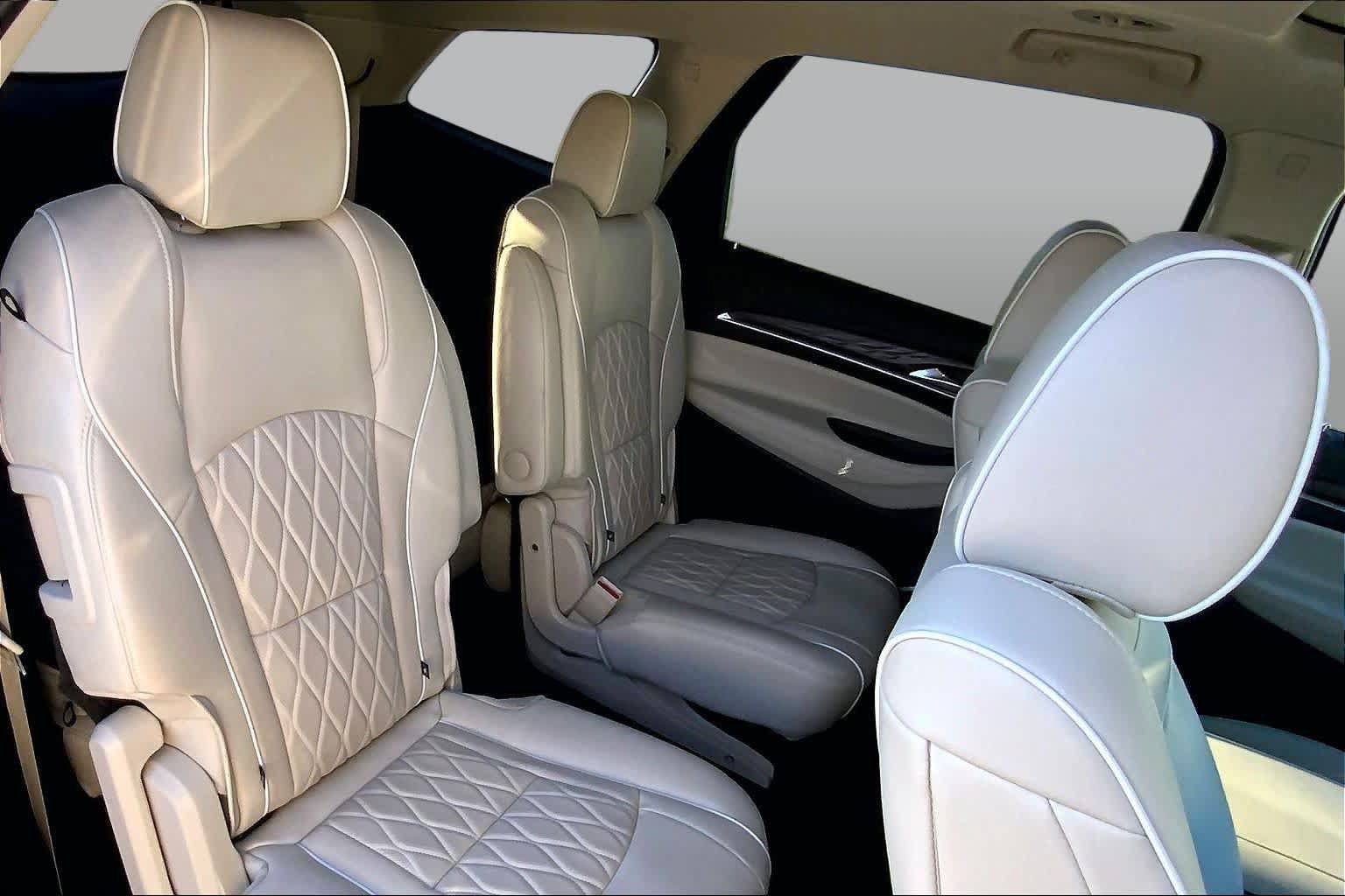 Used 2024 Buick Enclave Avenir w/ Avenir Technology Package FWD image 17