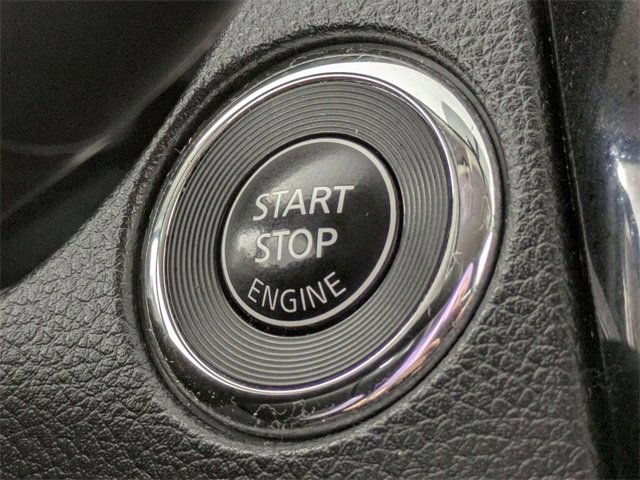 Used 2015 Nissan Rogue SV w/ SV Premium Package image 16