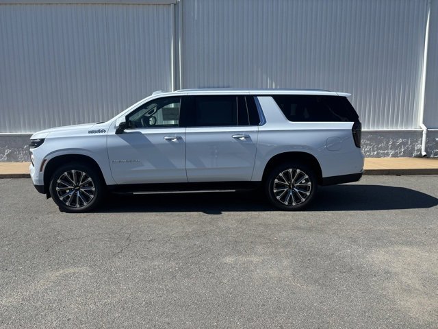 New 2026 Chevrolet Suburban High Country w/ Sun And Tow Package image 10