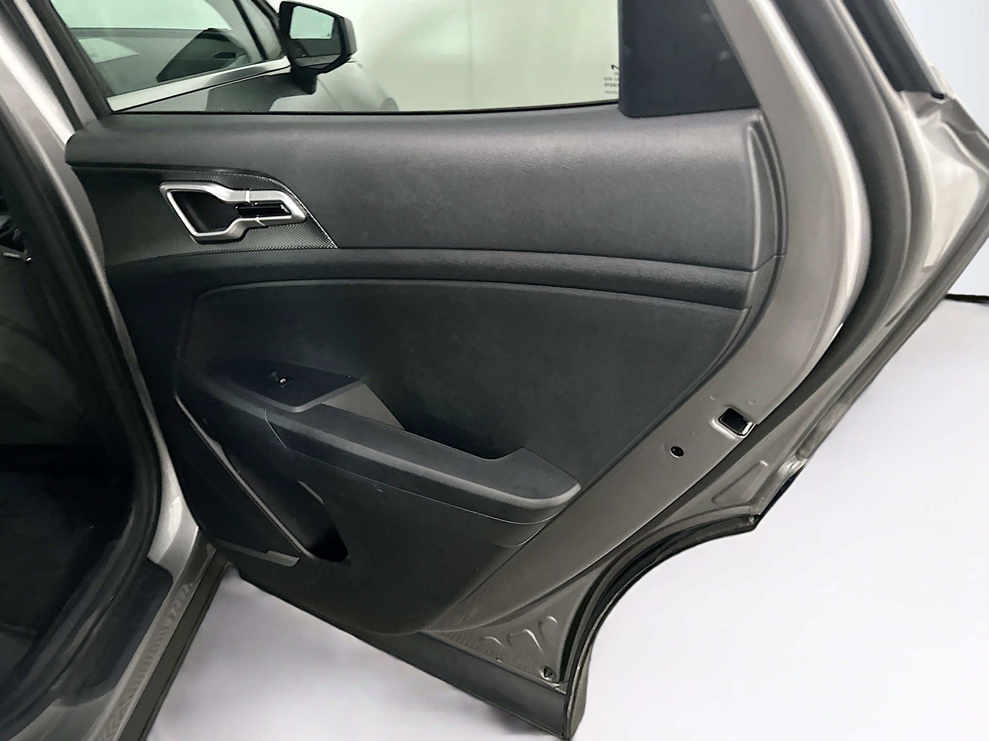 Used 2025 Kia Sportage LX image 28