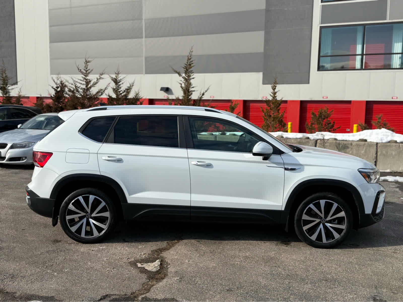 Used 2024 Volkswagen Taos SE image 8