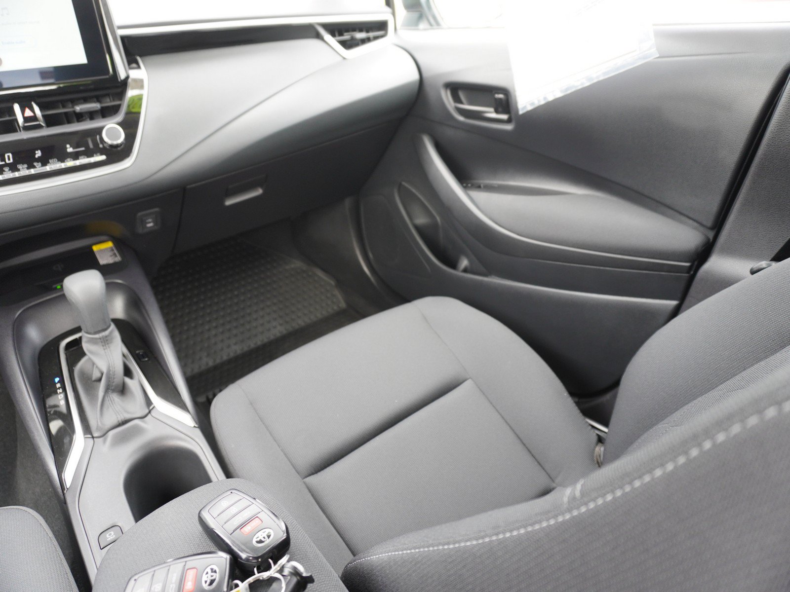 Used 2026 Toyota Corolla LE w/ LE Premium Package FWD image 15