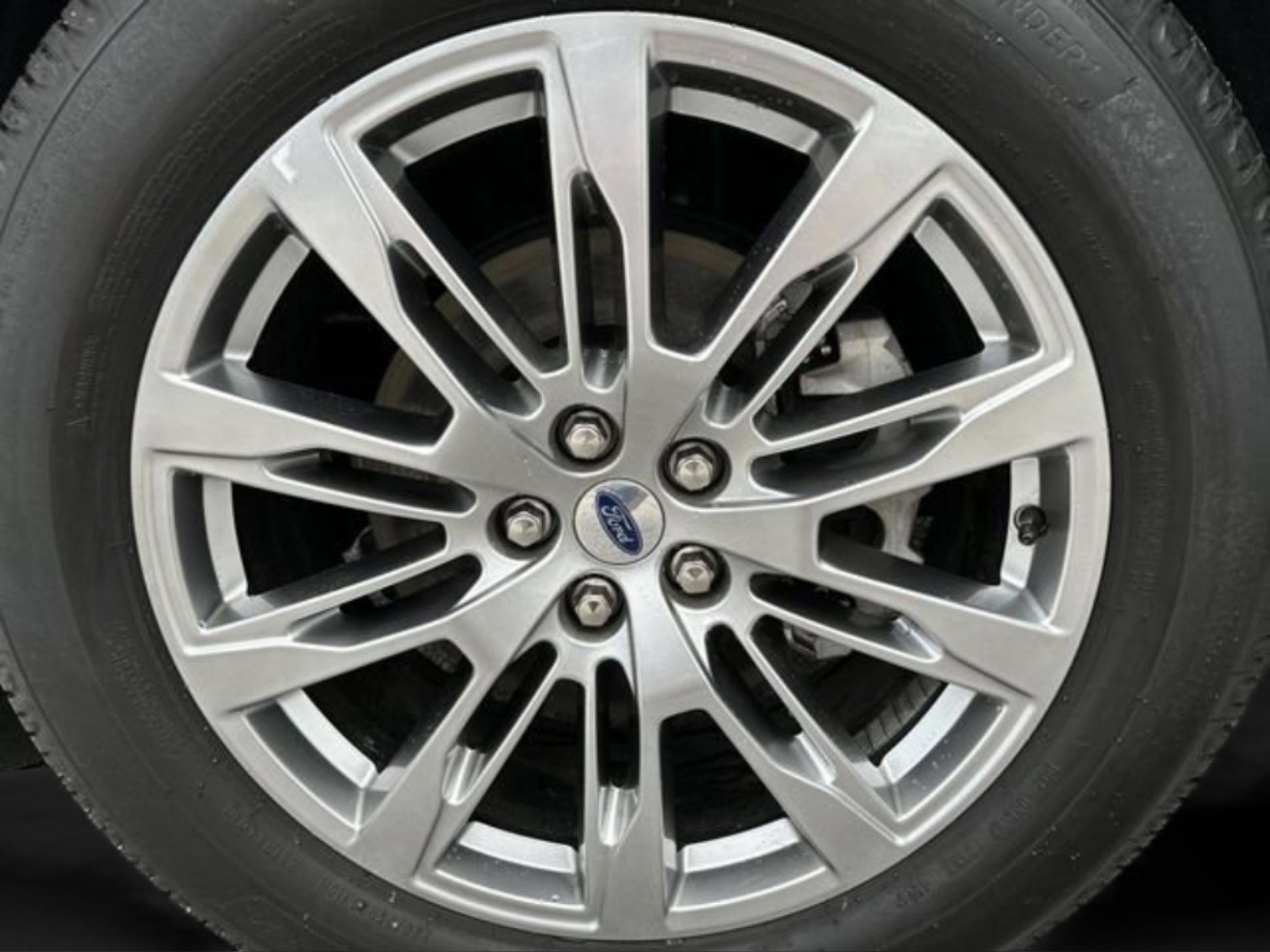 Used 2025 Ford Explorer Platinum RWD image 32