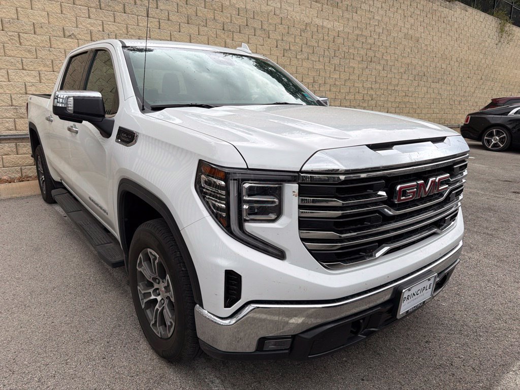 Used 2025 GMC Sierra 1500 SLT AWD/4WD image 4