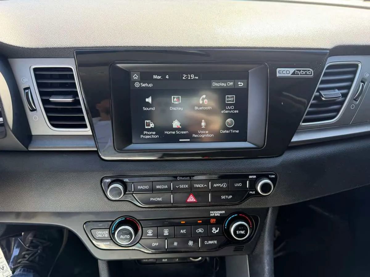 Used 2019 Kia Niro FE FWD image 7
