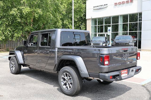New 2025 Jeep Gladiator Sport image 6