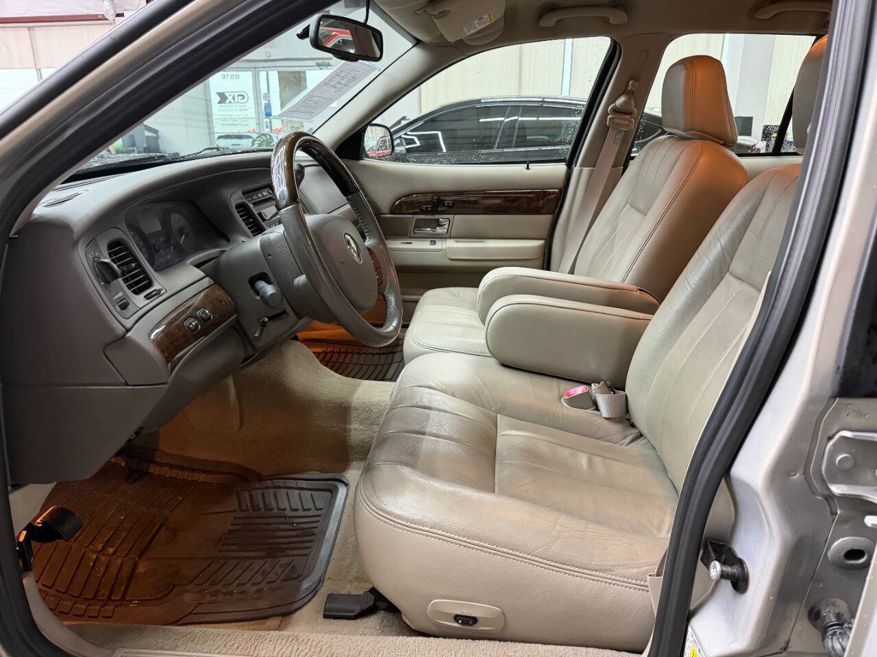 Used 2010 Mercury Grand Marquis LS RWD image 11