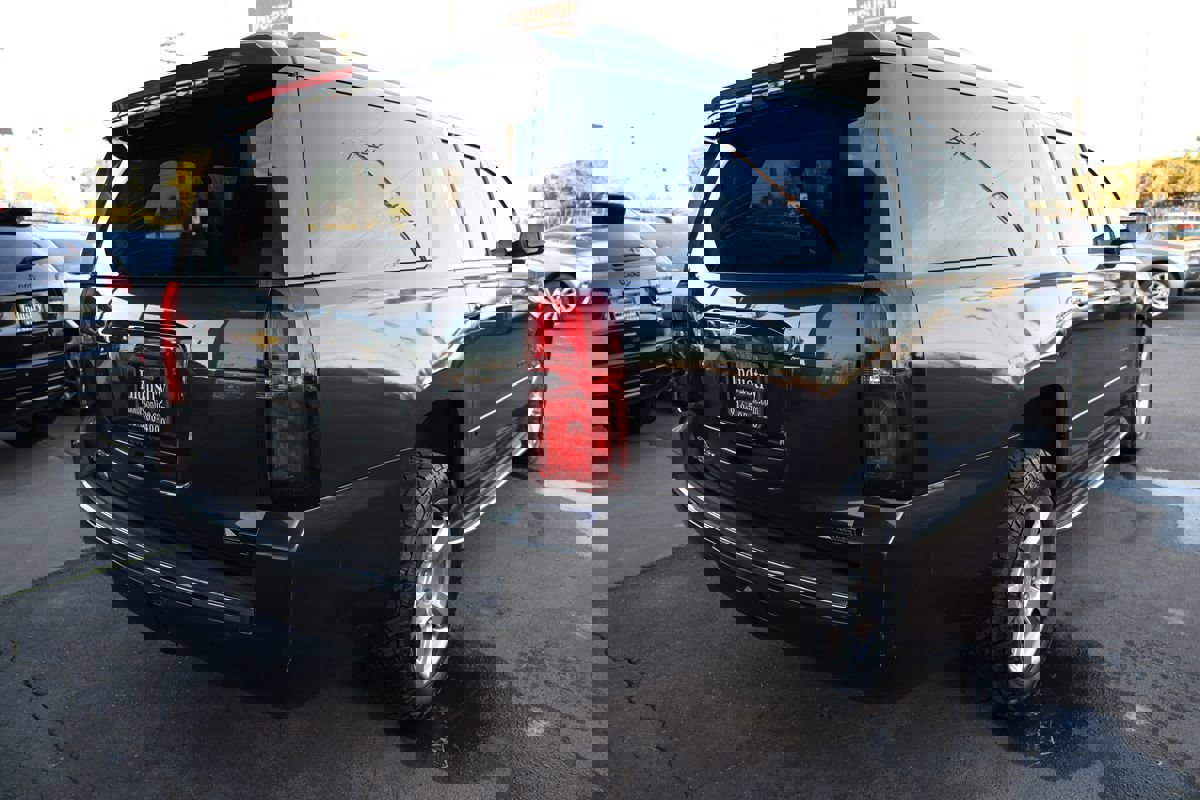 Used 2018 Chevrolet Suburban Premier image 4