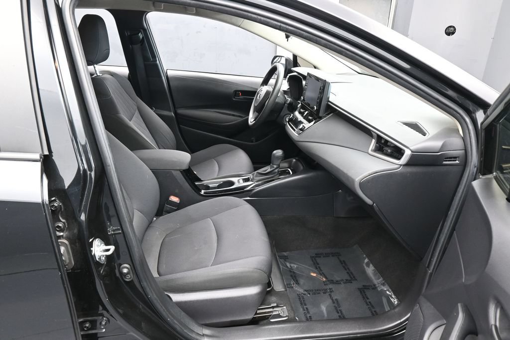 Used 2022 Toyota Corolla LE FWD image 37