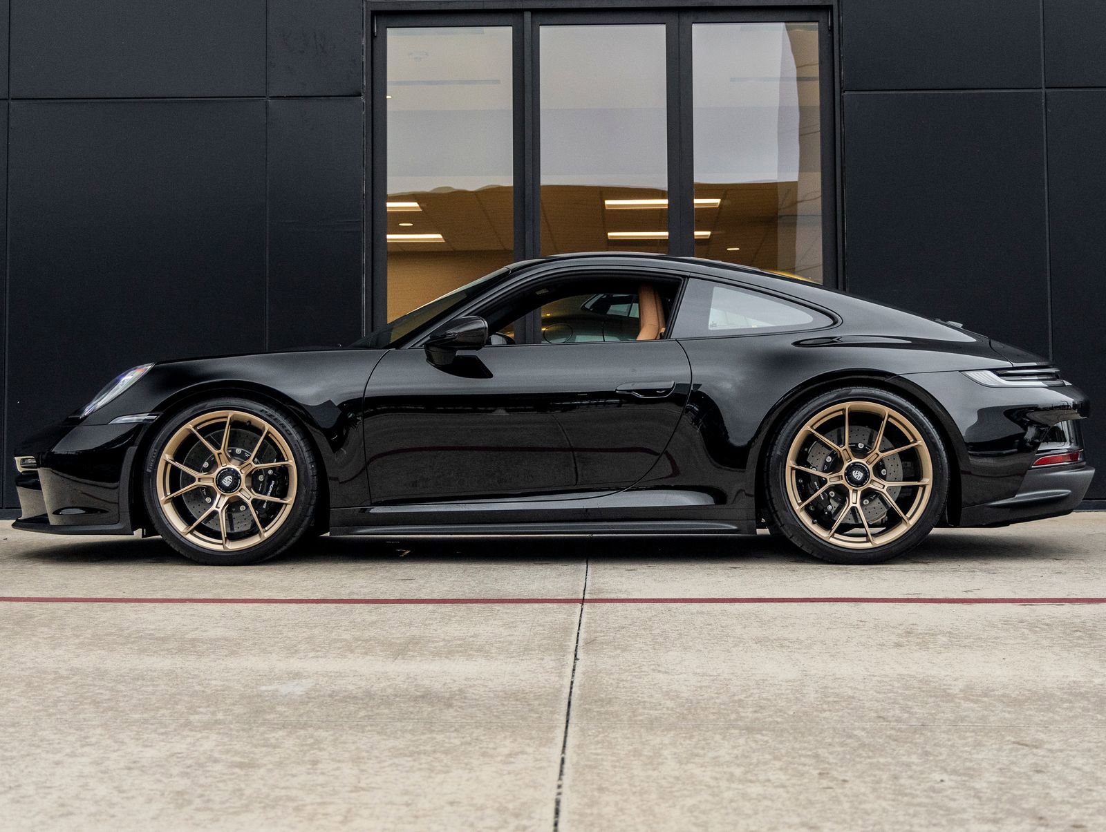 Certified 2024 Porsche 911 GT3 RWD image 2