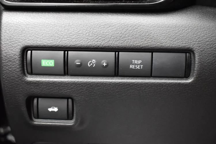 Used 2025 Nissan Sentra SV FWD image 21