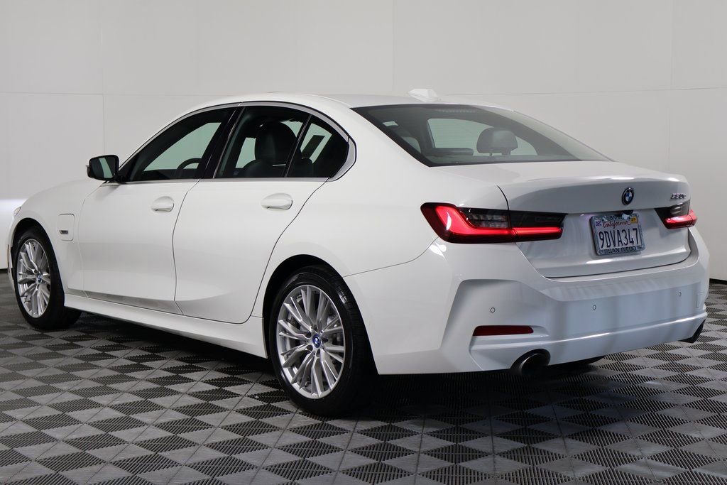 Used 2023 BMW 330e w/ Convenience Package image 6