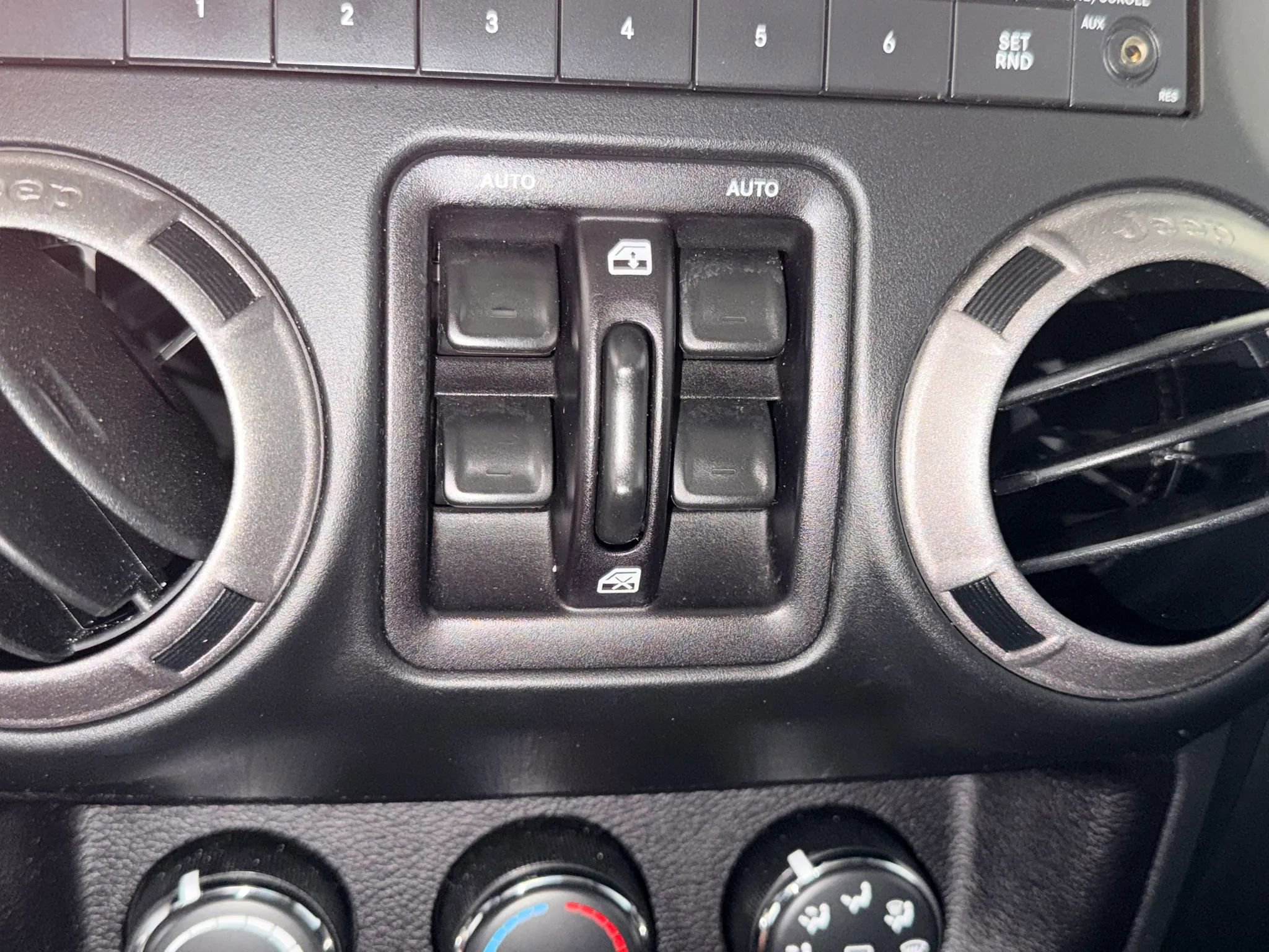 Used 2017 Jeep Wrangler Unlimited Sport w/ Quick Order Package 24S AWD/4WD image 14