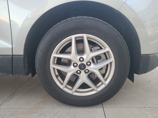 Used 2024 Ford Edge SEL image 9