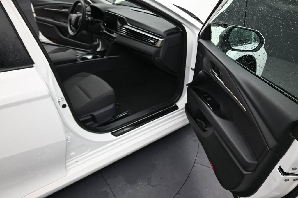 Used 2026 Toyota Camry LE FWD image 14