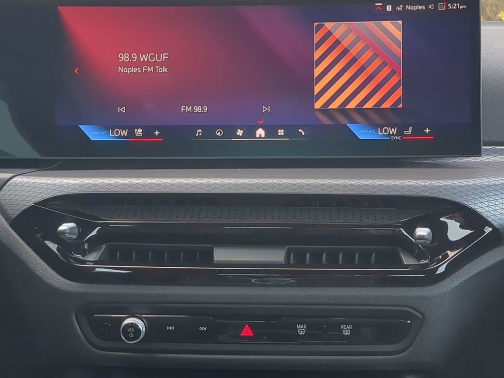 New 2026 BMW 330i Sedan w/ M Sport Package image 18