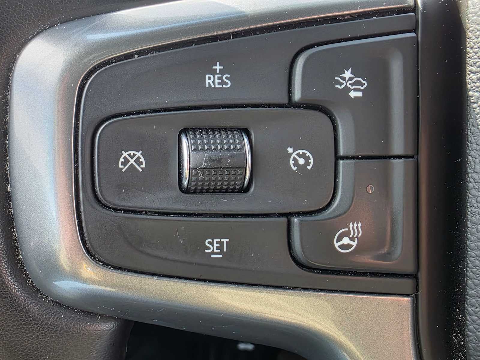 Used 2023 Chevrolet Silverado 1500 LTZ AWD/4WD image 32