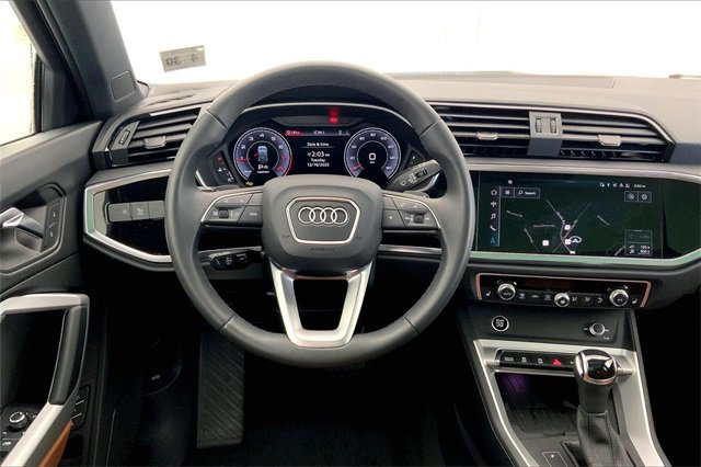 Certified 2025 Audi Q3 2.0T Premium Plus w/ Premium Plus Package image 5