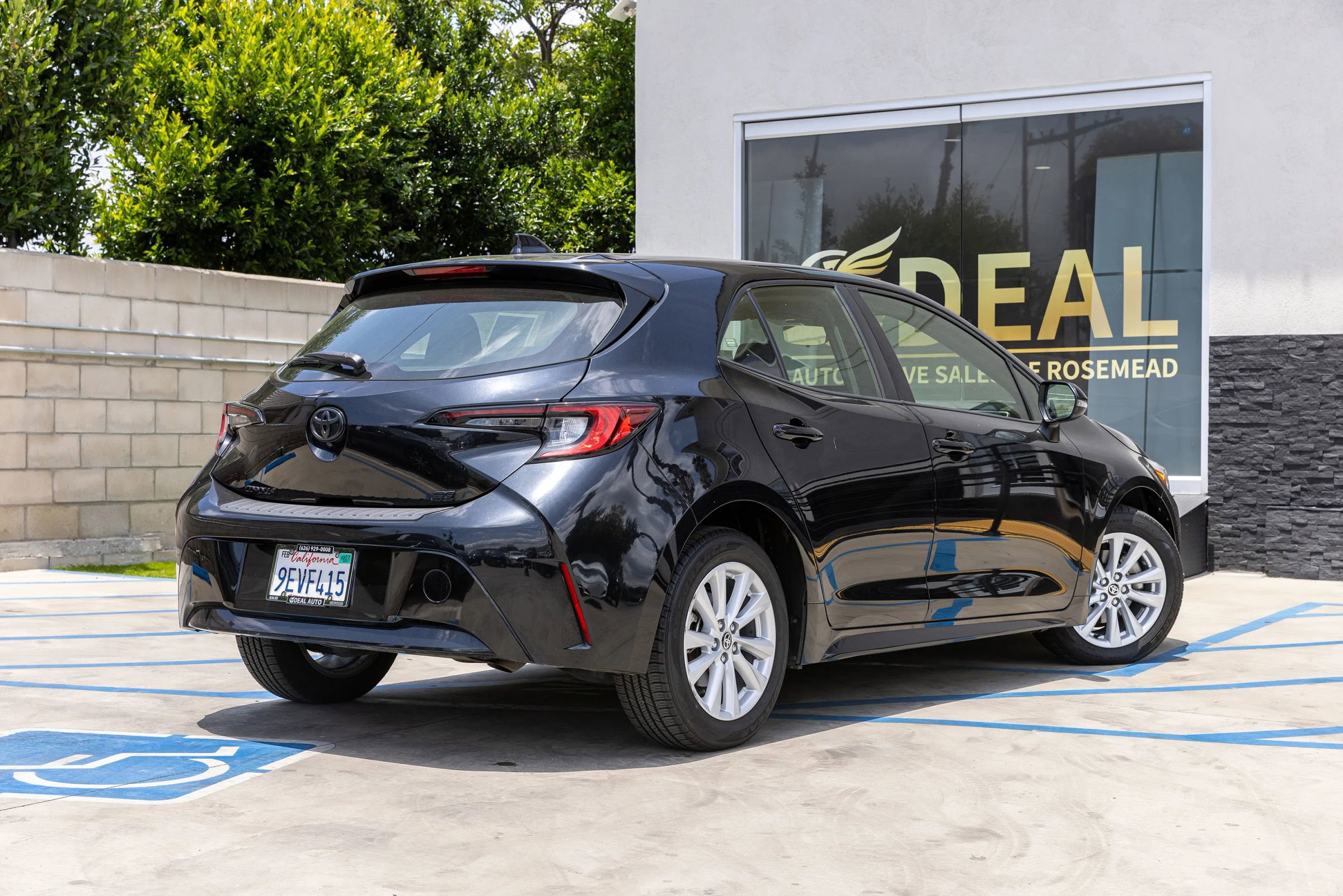 Used 2023 Toyota Corolla SE w/ Blackout Package (TMS) FWD image 14