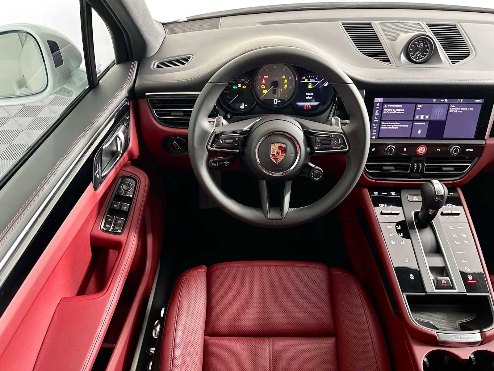 New 2025 Porsche Macan S image 24