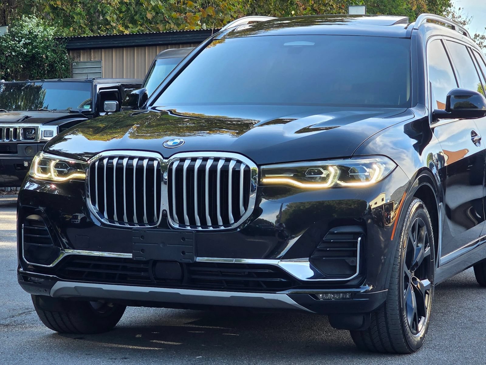 Used 2022 BMW X7 xDrive40i w/ Premium Package AWD/4WD image 2