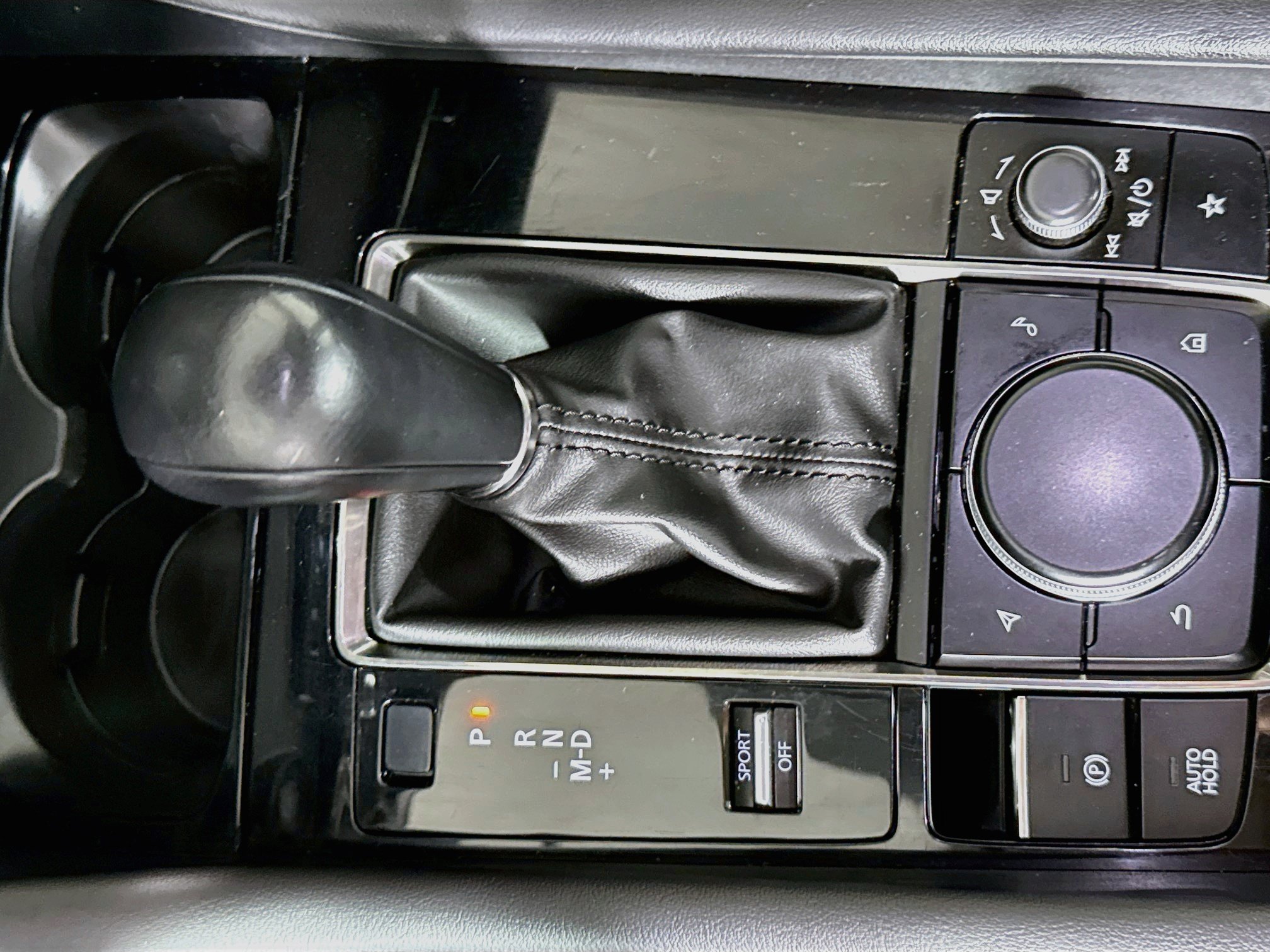 Used 2024 MAZDA MAZDA3 s FWD image 19