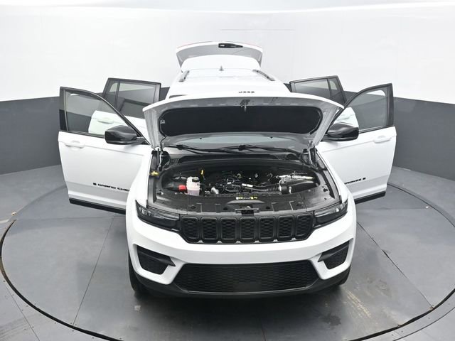 Used 2022 Jeep Grand Cherokee Altitude image 74