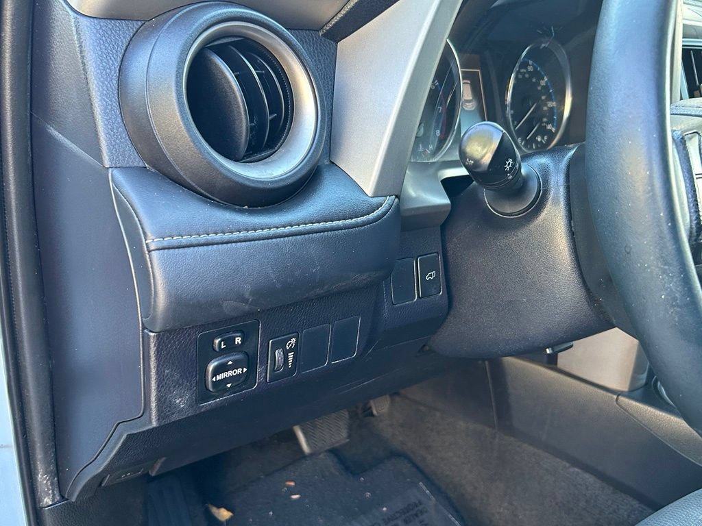 Used 2016 Toyota RAV4 XLE FWD image 16